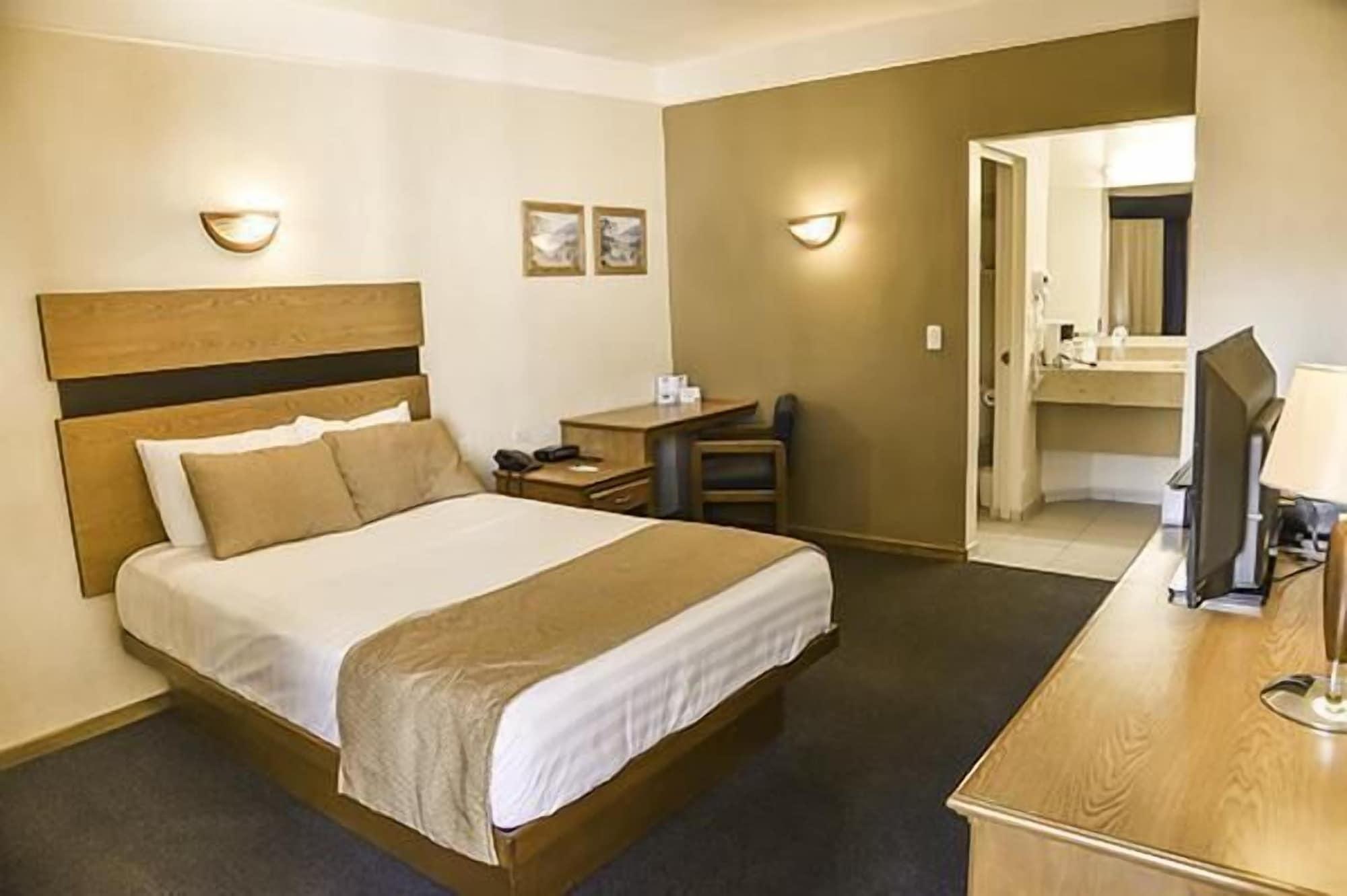 American Inn Hotel & Suites Parral Eksteriør bilde